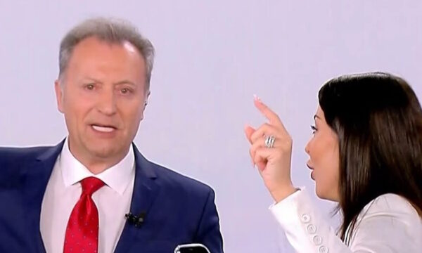 Η Αφροδίτη Λατινοπούλου αντιγράφει τη Ζωή Κωνσταντοπούλου: «Η Ελένη Λουκά της πολιτικής σκηνής»