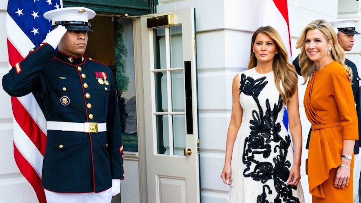 Βασίλισσα Μαξίμα και Μελάνια Τραμπ: Η μοντέρνα διπλωματική μόδα σε δύο ξεχωριστές εκδοχές