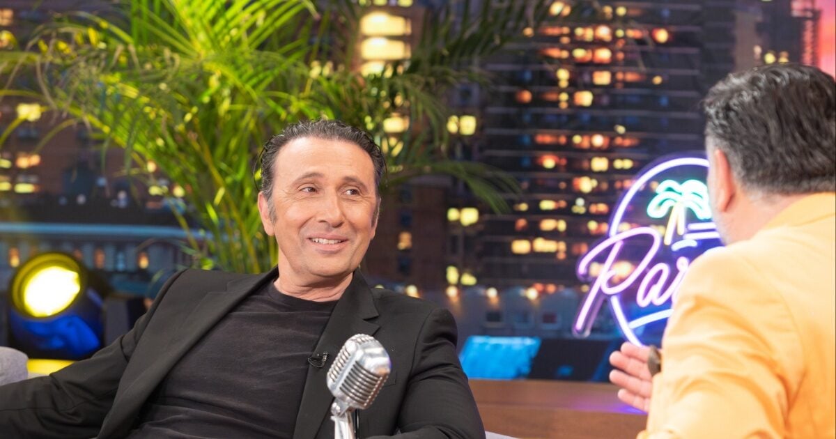 Ρένος Χαραλαμπίδης: «Συχνά αναρωτιέμαι γιατί δεν παντρεύτηκα, κάθε εποχή έχω διαφορετικές απαντήσεις»