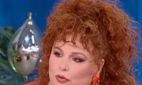 Σοφία Κουρτίδου: «Από μικρή αισθανόμουν υπέρβαρη αν και δεν ήμουν, παρατηρούσα πάντα στοιχεία που ήθελα να κρύψω»