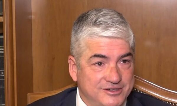 Θέμης Σοφός για Σταματίνα Τσιμτσιλή: «Είμαι πάντα ερωτευμένος μαζί της, επιθυμούμε περισσότερα παιδιά»