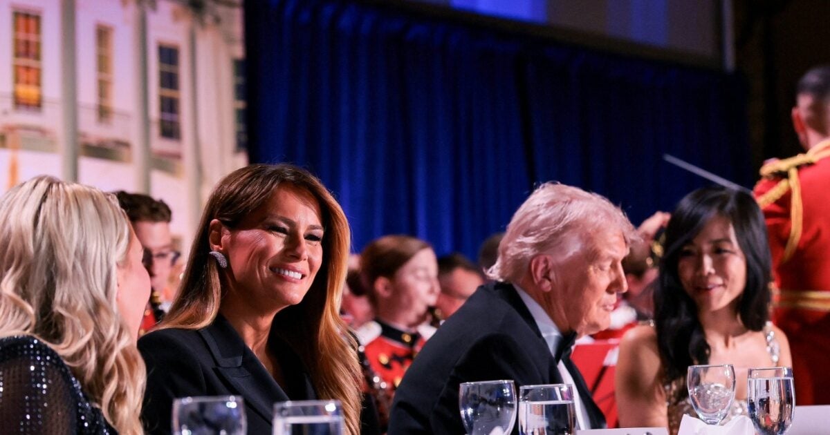 Πανικός στην Ουάσινγκτον: Επίθεση στο δείπνο των ανταποκριτών – Απομακρύνθηκαν ο Ντόναλντ Τραμπ και η Μελάνια