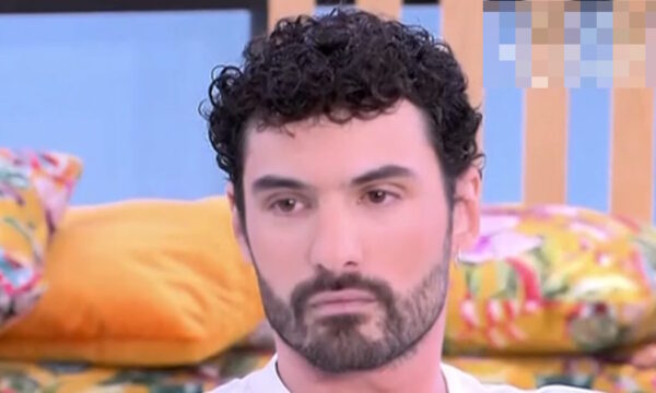 Δημήτρης Τσίκλης: «Η ηθοποιία ήταν μια απόδραση από τα σκοτάδια της ζωής μου»