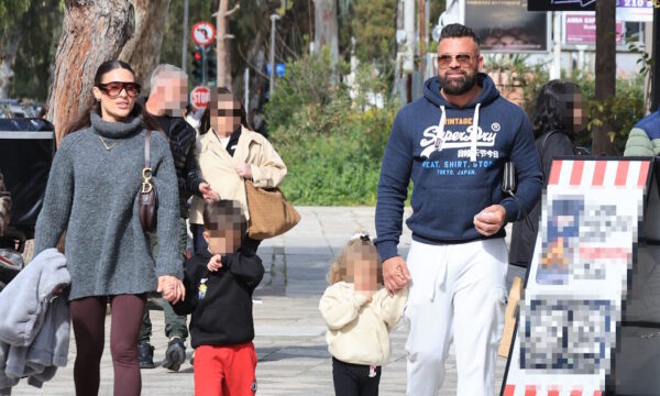 Κώστας Σόμμερ – Βαλεντίνη Παπαδάκη: Οικογενειακή εξόρμηση στα νότια προάστια – Φωτογραφίες