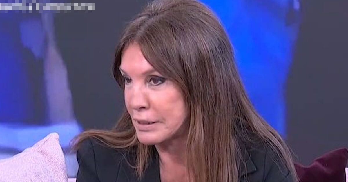 Βάνα Μπάρμπα: «Έκανα το λάθος να εκθέσω την κόρη μου σε νεαρή ηλικία»