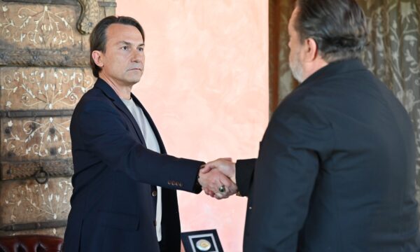 Να μ’ αγαπάς: Ο Άγγελος επιλέγει να επανασυνδεθεί με τον Θεόφιλο