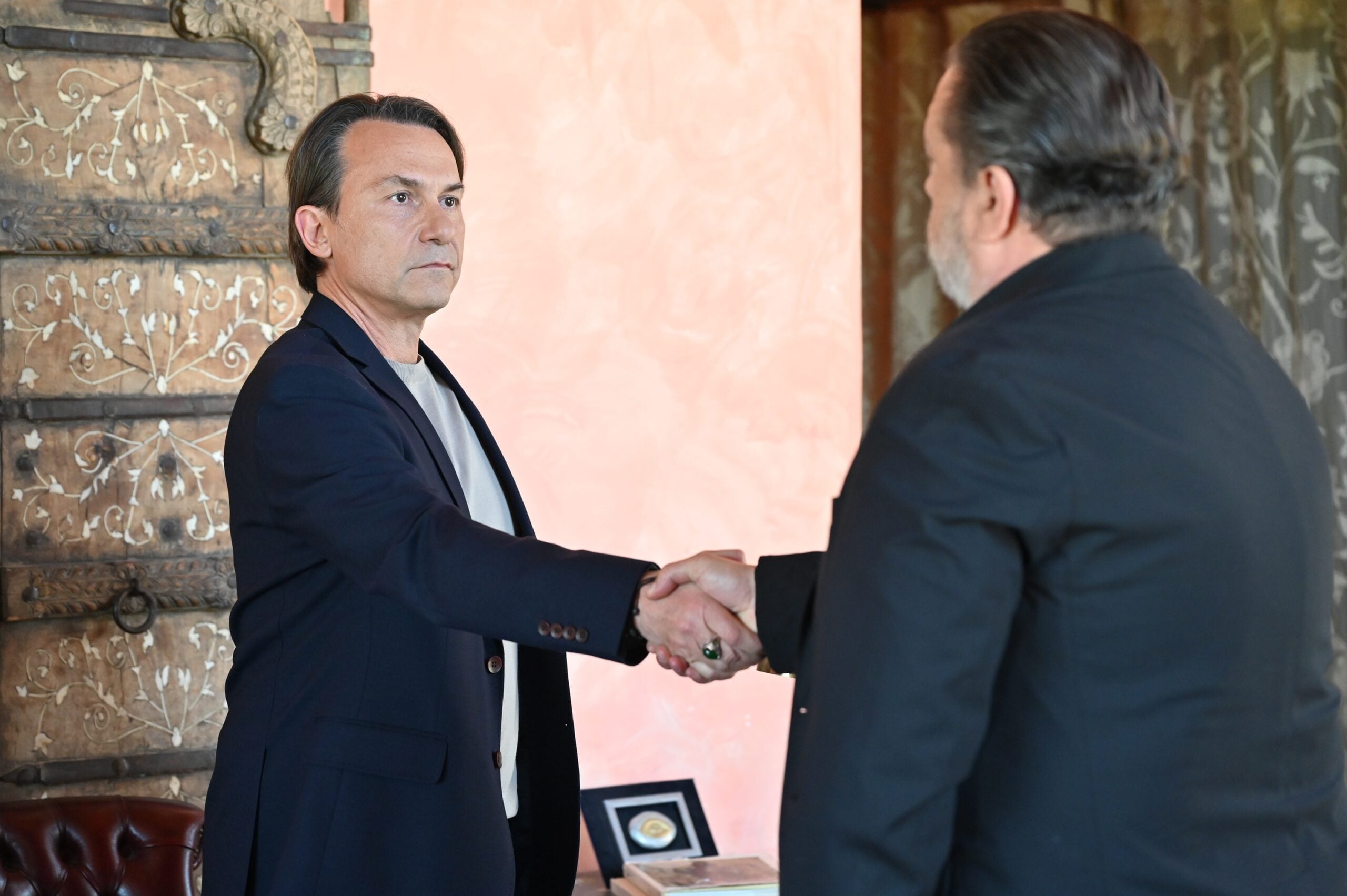 “Να μ’ αγαπάς: Ο Άγγελος επιλέγει να επανασυνδεθεί με τον Θεόφιλο”