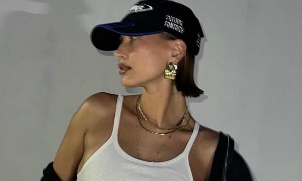 Αυτό είναι το προσιτό αξεσουάρ των it girls που απογειώνει τα look