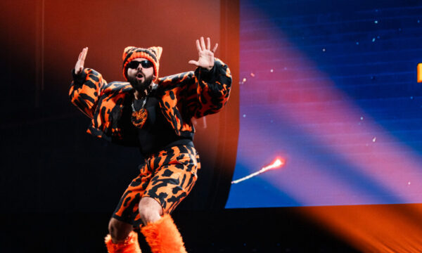 Eurovision 2026 – Akylas: Η σκηνική εμφάνιση – Η συμβολή της Παρθένας Χοροζίδου και η στιγμή με τη λύρα