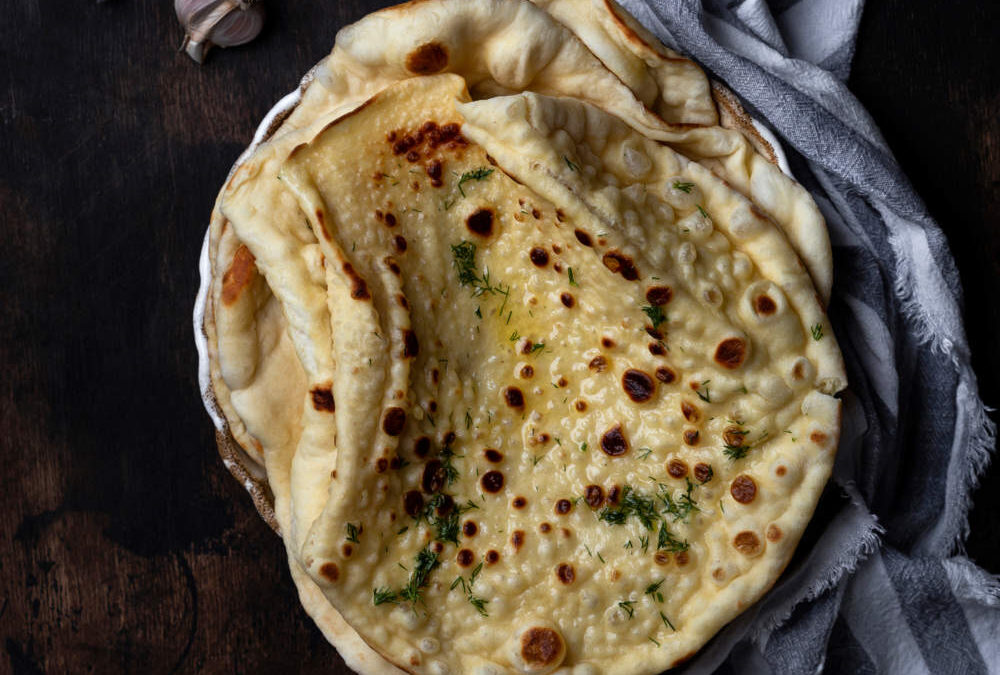 Naan με χειροποίητο βούτυρο από κρέμα γάλακτος