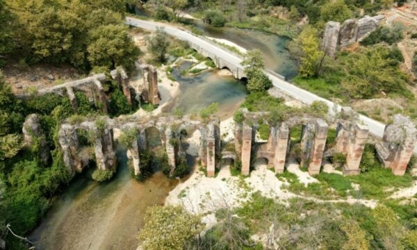 Ρωμαϊκό Υδραγωγείο Νικόπολης: Το Αρχαίο Αριστούργημα της Μηχανικής