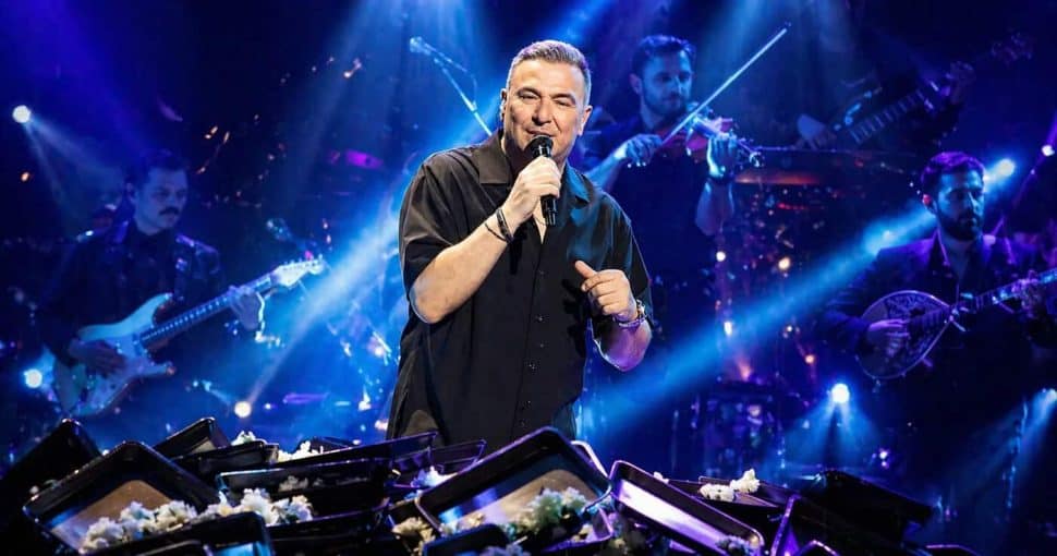 Αντώνης Ρέμος: Η συγκίνηση της μητέρας του μετά το απρόσμενο χειρουργείο-«Θεέ μου, προστάτεψε το παιδί μου»
