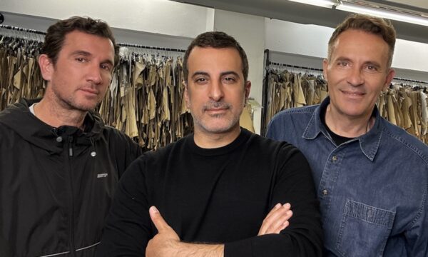 Ο Στέλιος Κουδουνάρης για τη μόδα του 2026, τις influencers, την τηλεόραση και γιατί όλα θυμίζουν scroll