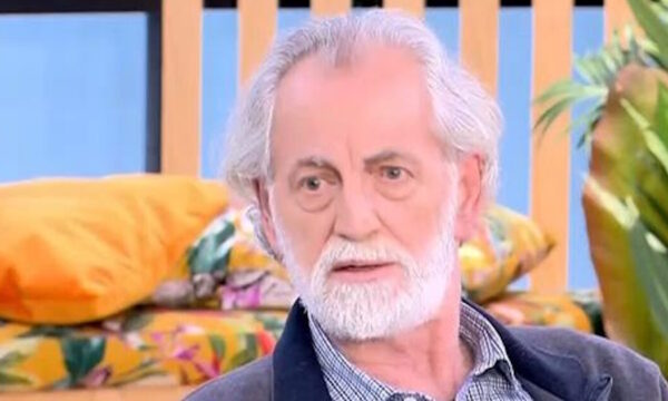 Μιχάλης Αεράκης: «Η υποψία κατευθύνεται προς την οικογένεια Καπετανάκου» – Οι αποκαλύψεις του «Καπετάν Μανώλη» στη σειρά «Porto Leone»