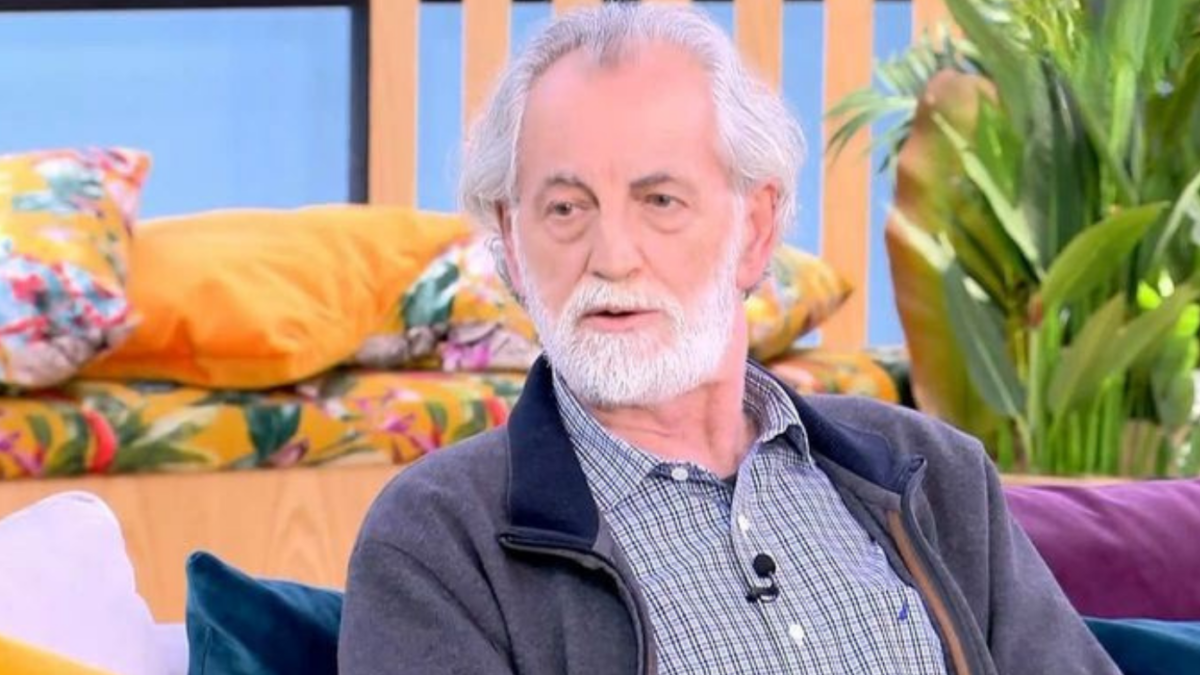 «Porto Leone»: Ο Μιχάλης Αεράκης ξεδιπλώνει το άγνωστο παρελθόν του Καπετάν Μανώλη με τη Φωφώ