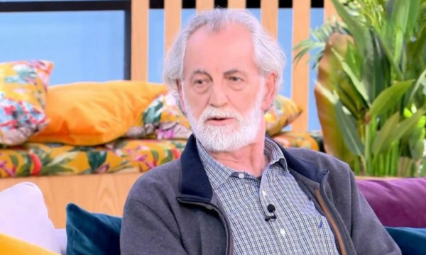 «Porto Leone»: Ο Μιχάλης Αεράκης ξεδιπλώνει το άγνωστο παρελθόν του Καπετάν Μανώλη με τη Φωφώ