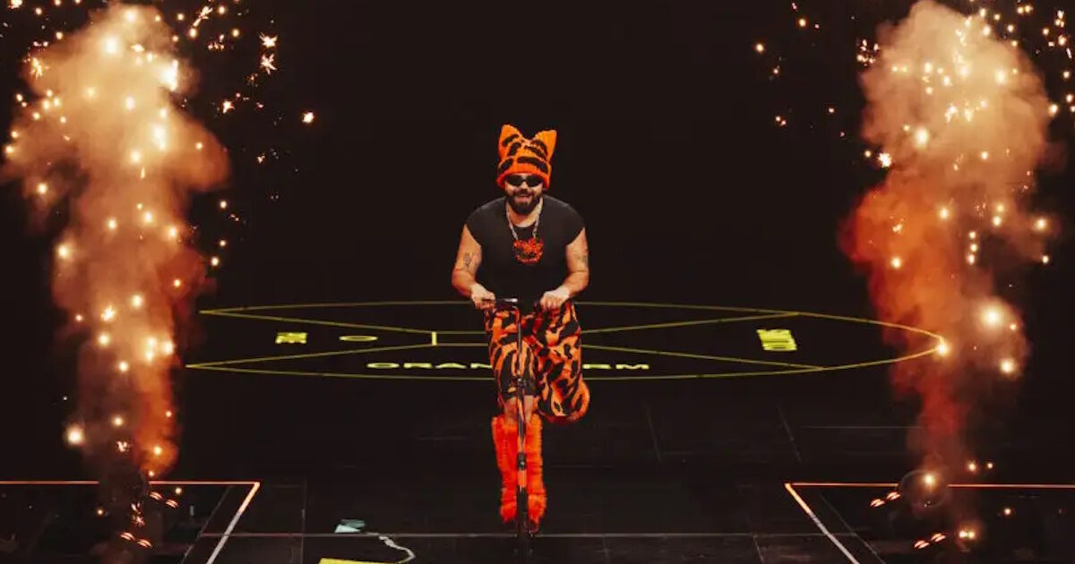 Eurovision 2026 – Akylas: Σκηνή σαν video room, η λύρα της Έλενας Παπαρίζου και η συμμετοχή της Παρθένας Χοροζίδου