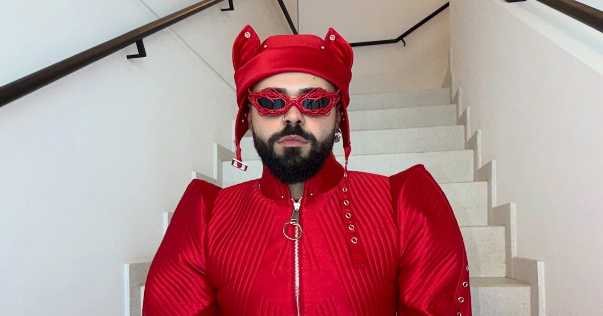 Akylas: «Μεγάλωσα σε μια μικρή ελληνική πόλη ως queer αγόρι με έντονο bullying – Χωρίς χρήματα και διασυνδέσεις»