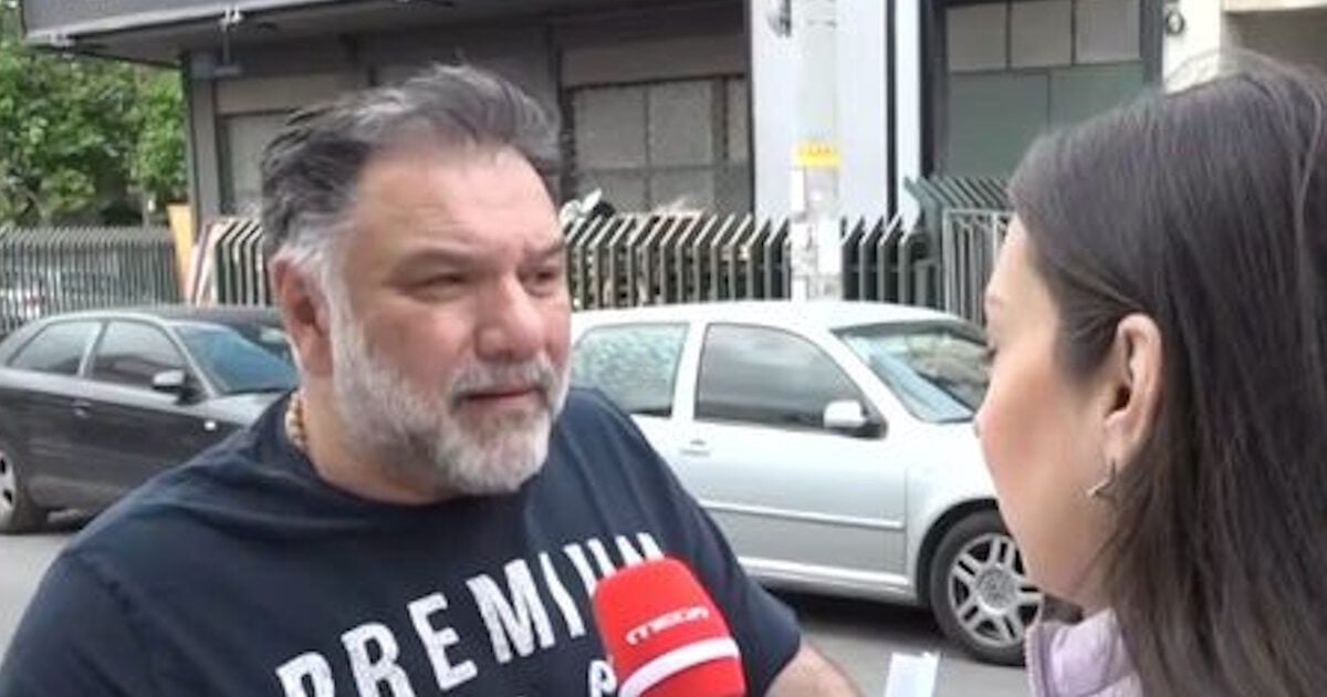 Οργισμένος ο Γρηγόρης Αρναούτογλου: «Στη Βουλή πρέπει να φορέσουν μαύρη πλερέζα και να αναρωτηθούν γιατί η νέα γενιά δεν είναι χαρούμενη»