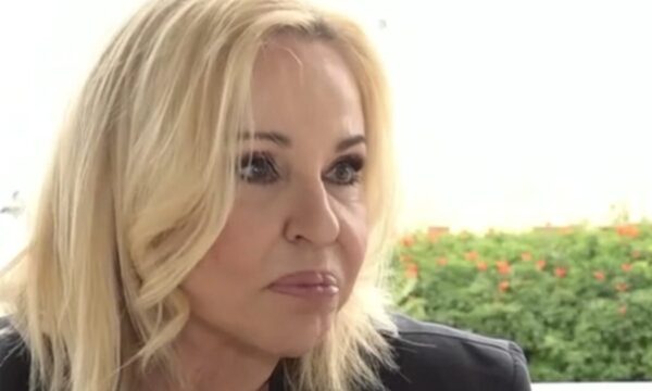 Μπέσσυ Αργυράκη: «Περίοδος που συγκρουόμουν με τα παιδιά μου, γιατί λαχταρούσα να γίνω γιαγιά»