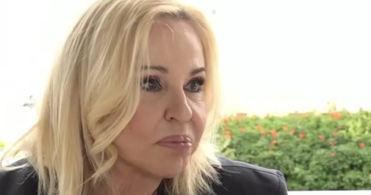 Μπέσσυ Αργυράκη: «Περίοδος που συγκρουόμουν με τα παιδιά μου, γιατί λαχταρούσα να γίνω γιαγιά»