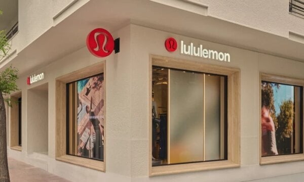 Η lululemon κατέκτησε την Αθήνα: Το πολυτελές brand που αγαπούν οι celebrities ήρθε στο κέντρο της πόλης