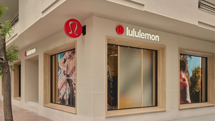 Η lululemon κατέκτησε την Αθήνα: Το πολυτελές brand που αγαπούν οι celebrities ήρθε στο κέντρο της πόλης