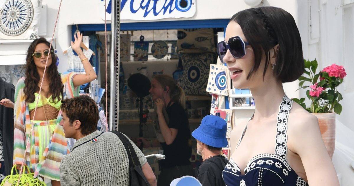 Emily in Paris: Λίλι Κόλινς, Άσλεϊ Παρκ και Λούκας Μπράβο στη Μαγευτική Μύκονο – Αποκλειστικά βίντεο