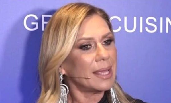 Κατερίνα Καραβάτου: Η on camera αντίδραση για πιθανή τηλεοπτική συνεργασία με τον Χρήστο Φερεντίνο
