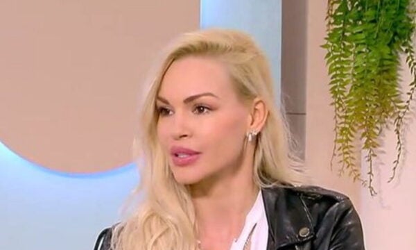 Βίκυ Κάβουρα – Γιώργος Τζαβέλλας: Βάπτισαν την 2χρονη κόρη τους, Ματθίλδη Ραφαηλία – Δείτε το βίντεο