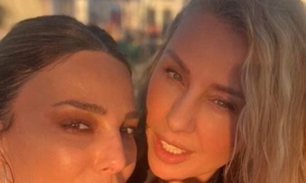 Κέλλυ Κελεκίδου: Συγκλονίζει με το νέο τραγούδι αφιερωμένο στην «αδελφή» της Γωγώ Μαστροκώστα