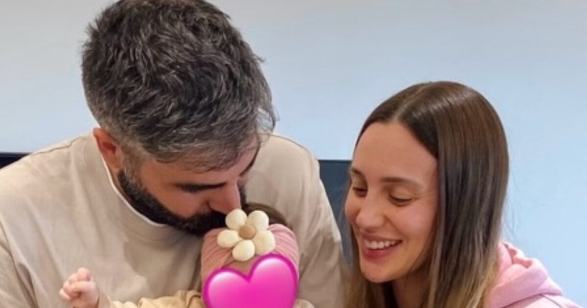 Άννα Κορακάκη: Η βάφτιση της κόρης της τον Ιούλιο – «Η μικρή μοιάζει εξωτερικά με εκείνη» λέει ο πατέρας της