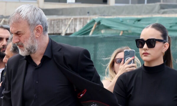 Αποχαιρετισμός Γωγώς Μαστροκώστα: Συγκλονιστικός ο επικήδειος της κόρης της, Βικτώριας – «Αν υπάρχει αγάπη, είσαι η μία και μοναδική»
