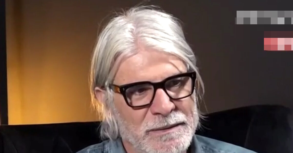 Μάνος Πίντζης: «Έχω βρει τον γιο μου στο TikTok να παρακολουθεί βίντεο με ακατάλληλο περιεχόμενο»