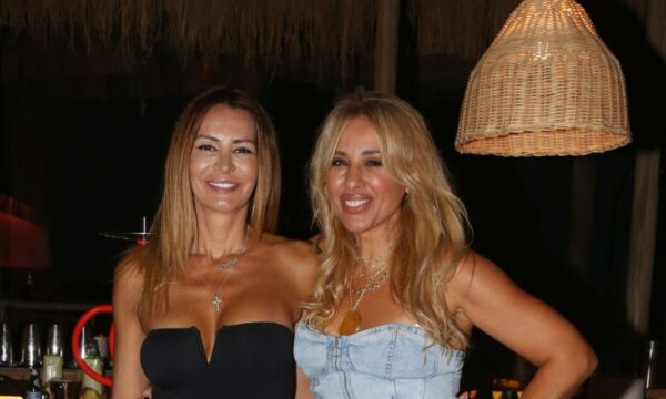 Γωγώ Μαστροκώστας: Συγκινεί η Μαρία Καλάβρια με το μήνυμα για την απώλειά της – «Παρόλο που υπέφερες, δε διαμαρτυρήθηκες ποτέ»