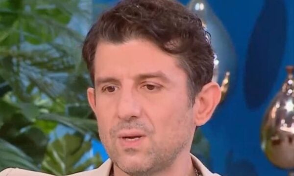 Μιχάλης Οικονόμου: Η αποκάλυψη για τον σύντροφό του – «Αντιμετωπίσαμε προκλήσεις με το παιδί, όπως κάθε οικογένεια»