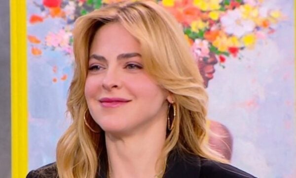 Ρένα Μόρφη: «Δεν νιώθω ότι έχω εξαιρετική φωνή, αυτό δεν είναι το κύριο για μένα»