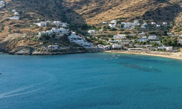 Το ελληνικό νησί που αναδεικνύεται ως το «ανερχόμενο κόσμημα» στη Μεσόγειο