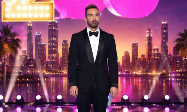 Νίκος Κοκλώνης με Tom Ford κοστούμι – 7 χρόνια τηλεοπτικής λάμψης