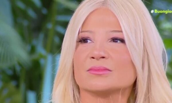 Φαίη Σκορδά: «Σοκαρίστηκε» από την πρόβλεψη της Βίκυς Παγιατάκη για τον γάμο της – «Είδες κάτι αρνητικό; Θα συμβεί κάτι;»