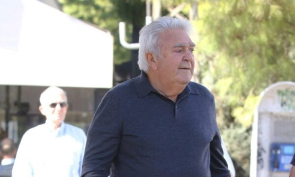 Πασχάλης Τερζής: Η μοναδική παρουσία του καλλιτέχνη στον γάμο της εγγονής του – Εικόνες