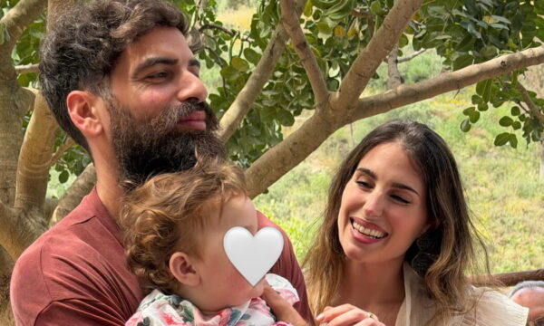 Παυλίνα Βουλγαράκη: «Καθορίστηκε πριν δύο εβδομάδες» – Φρέσκες εικόνες από τη βάφτιση της κόρης της