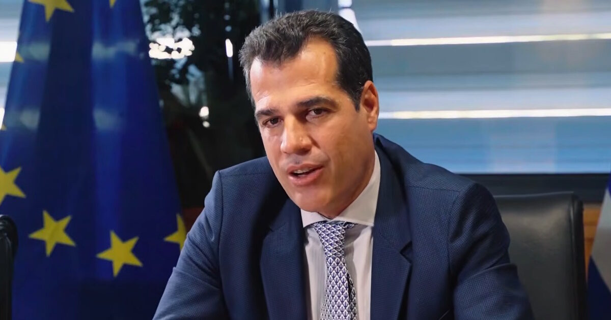 Θάνος Πλεύρης: «Υποβλήθηκα σε επέμβαση με 20% πιθανότητες επιβίωσης – Προσευχόμουν να δω τα παιδιά μου ξανά»