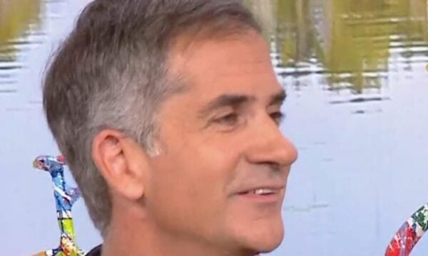 Κώστας Μπακογιάννης για Σία Κοσιώνη: «Αφιερώνει τα πάντα στην οικογένειά μας, ήταν αυτονόητο να είμαστε δίπλα της στην τελευταία της μέρα στο ΣΚΑΪ»