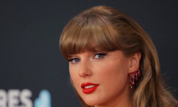 Taylor Swift: Η παγκοσμίου φήμης σταρ επισκέπτεται την Ελλάδα – Δείτε γιατί επέλεξε τη χώρα μας