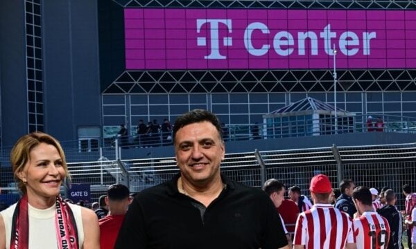 Ολυμπιακός – Ρεάλ Μαδρίτης: Η Τζένη Μπαλατσινού και ο Βασίλης Κικίλιας στις εξέδρες του T-Center