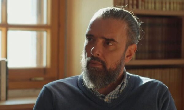 Σωτήρης Τσαφούλιας: «Στις κόρες μου λέω να ακολουθούν τα όνειρά τους αρκεί να είναι ευτυχισμένες»