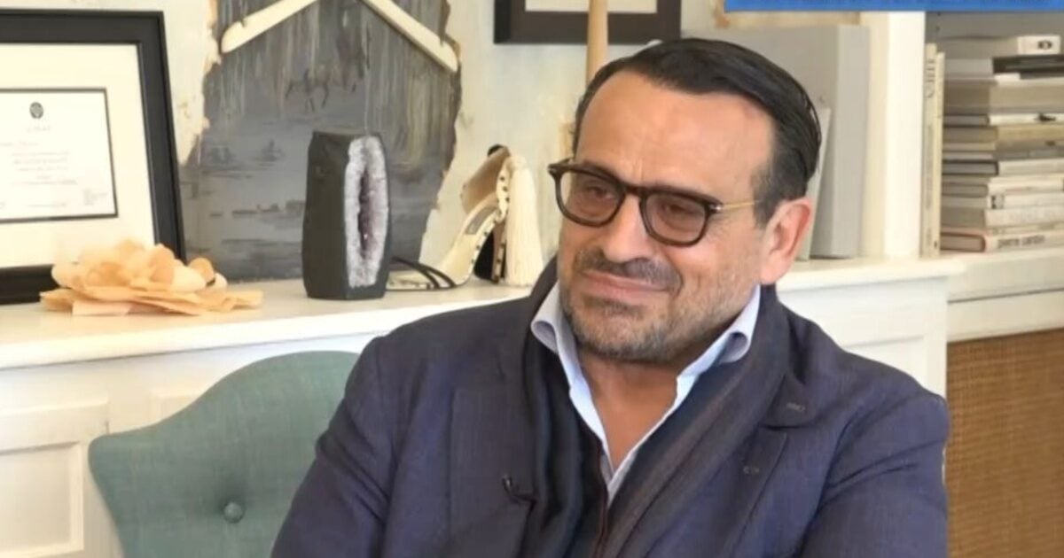 Βασίλης Ζούλιας: «Η είσοδος στο βιβλίο του “Emily in Paris” επισφράγισε τη συνεργασία»