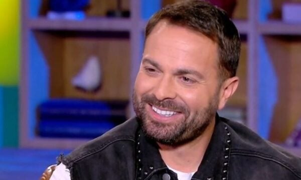 Ηλίας Βρεττός: «Μετά από τόσα χρόνια έχω λησμονήσει το αληθινό μου επώνυμο»