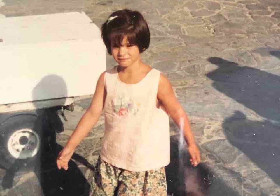 Χριστίνα Μπόμπα: «Ο μικρός μου εαυτός θα ήταν πολύ περήφανος» – Οι εικόνες από την παιδική της ηλικία
